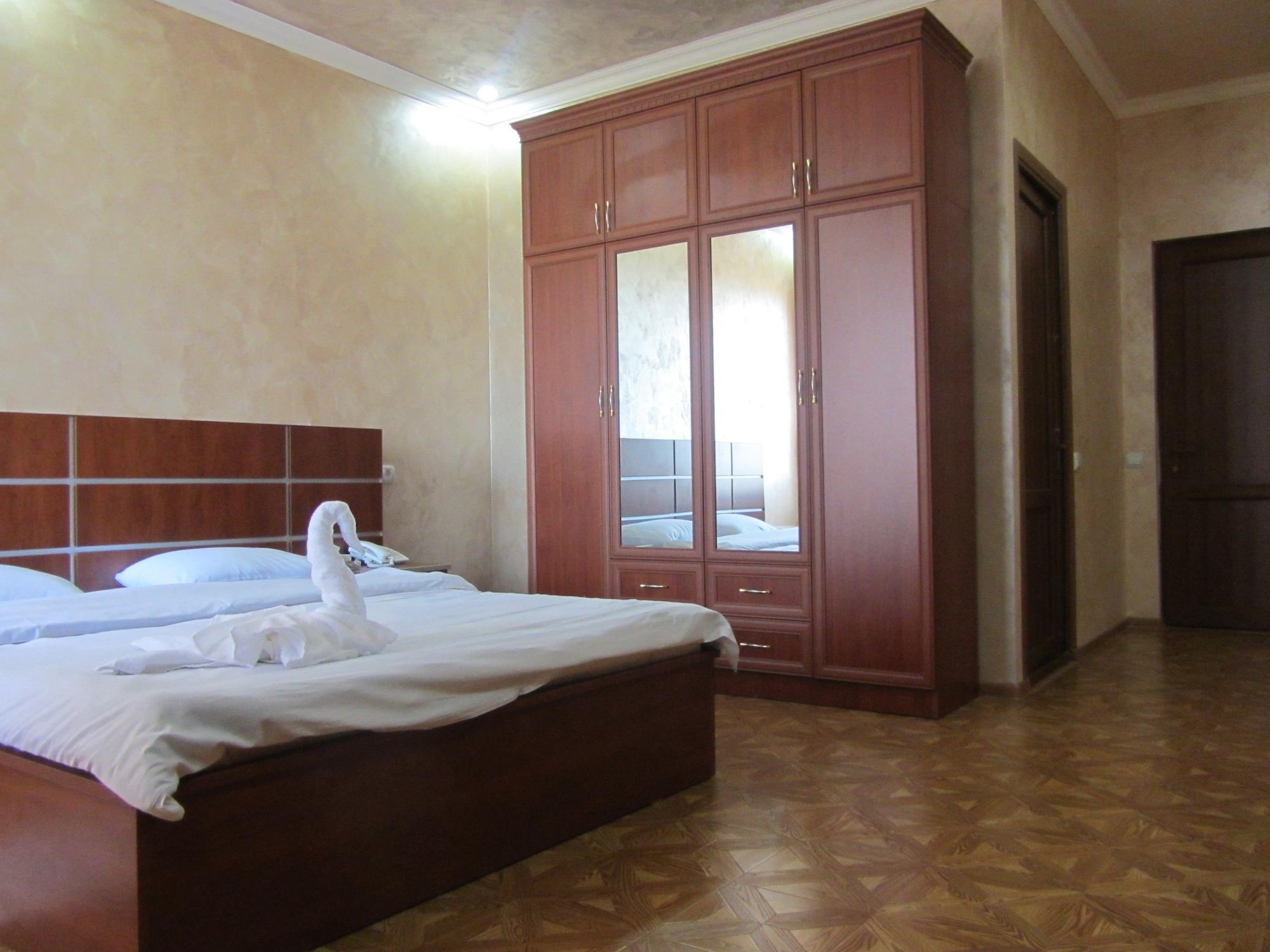 Primer Hotel Erivan Dış mekan fotoğraf